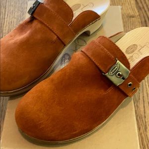 Dr Scholls suede clogs